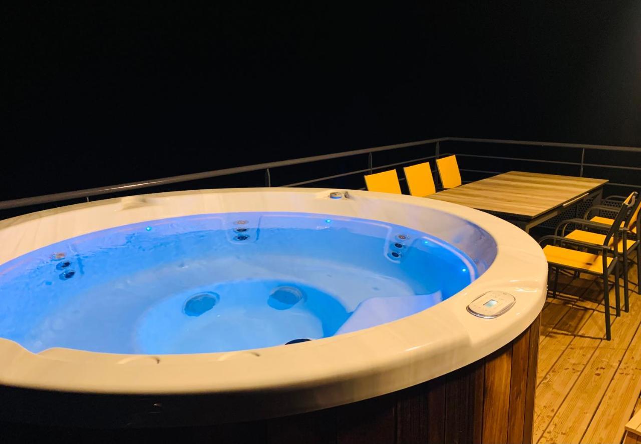 Chalet Du Champel Jacuzzi 圣热尔韦莱班 外观 照片